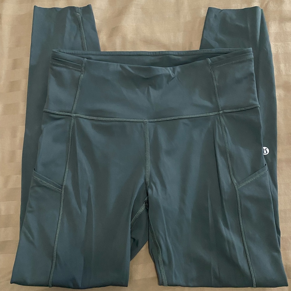 Lululemon Fast and free legging 25” grey/blue. Size 8